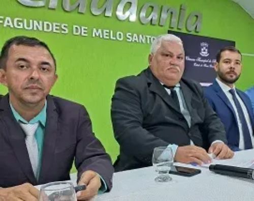 ZEZINHO MEDINA É O NOVO PRESIDENTE DA CÂMARA MUNICIPAL DE NANUQUE ZEZINHO MEDINA É O NOVO PRESIDENTE DA CÂMARA MUNICIPAL DE NANUQUE