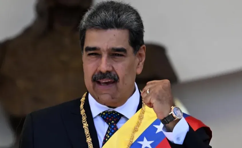 Apesar dos protestos, venezuelano Nicolás Maduro assume mais um mandato