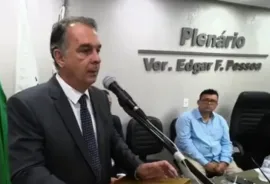 Vander Pinto toma posse e promete muito trabalho